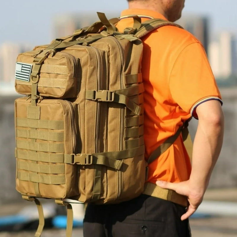 Sac à Dos Randonnée Militaire gros plan sur le sac - Beige - Noir - Vert