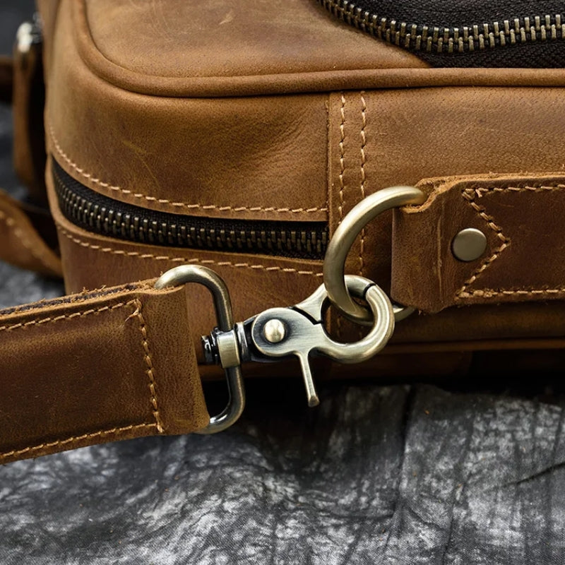 Sacoche Ordi Cuir Homme gros plan fermeture zippée - Marron Brillant - Noir Brillant - Marron Mat - Camel Mat